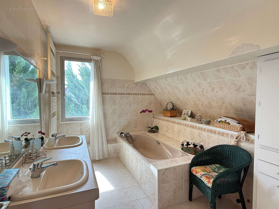 Maison 155 m² à Ardentes  - photo 9