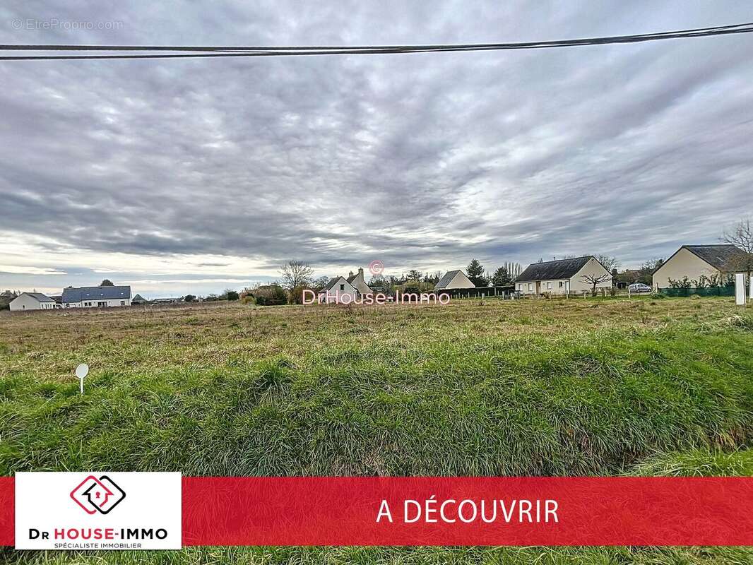 Terrain à COURCELLES-DE-TOURAINE