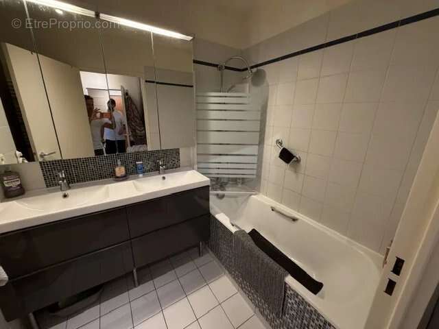 TRES BEL APPARTEMENT 3 PIECES dans bel immeuble de standing - photo 5