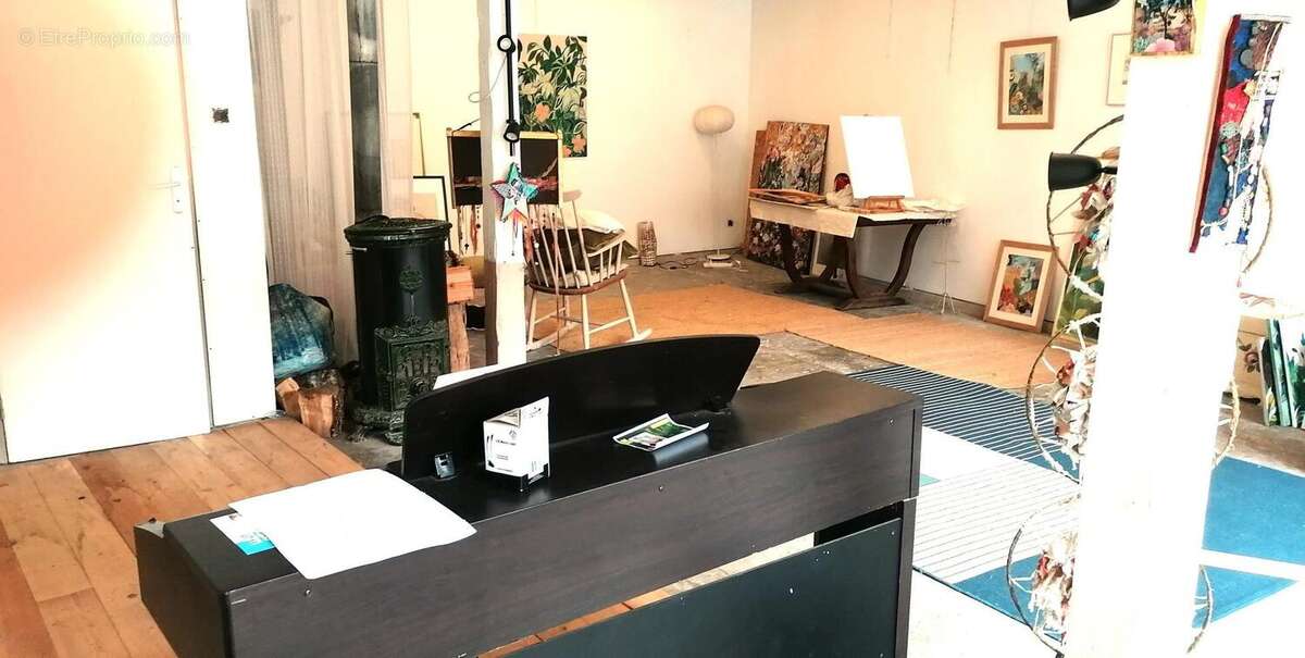 Photo 4 - Commerce à NEUVY-LE-ROI