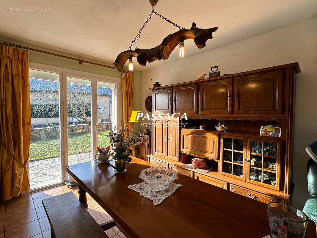 Maison à ONET-LE-CHATEAU