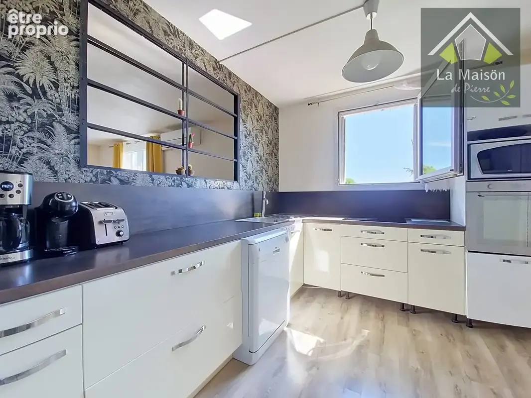 Appartement 4 pièces 77 m² à vendre à Istres (13800) - photo 3