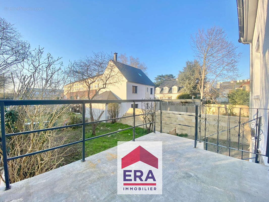 Maison à SARTROUVILLE