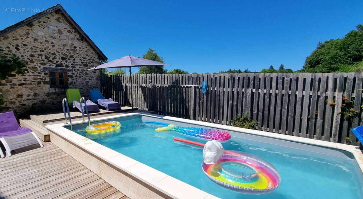 Maison à COUSSAC-BONNEVAL