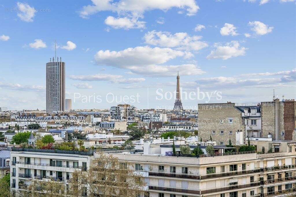 Appartement à NEUILLY-SUR-SEINE