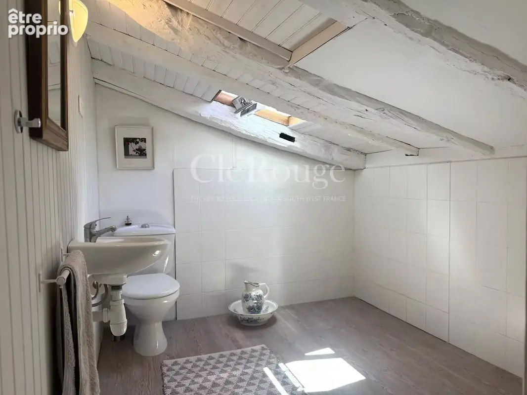 Au cœur d’Eymet – Maison de caractère avec grange et cour plein sud - photo 8