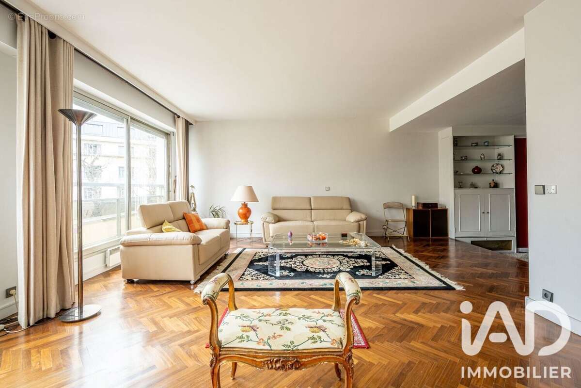 Appartement 218 m² à Paris-16e  - photo 3