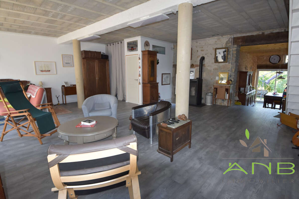 Maison à PIEGUT-PLUVIERS