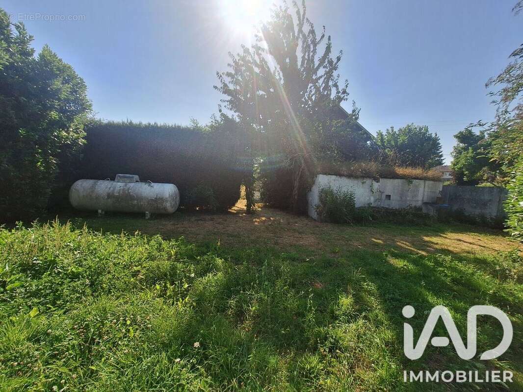 Maison 106 m² à Sainte-Colombe-La-Commanderie  - photo 6