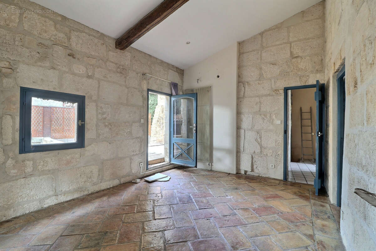 Maison à SAINT-BRES