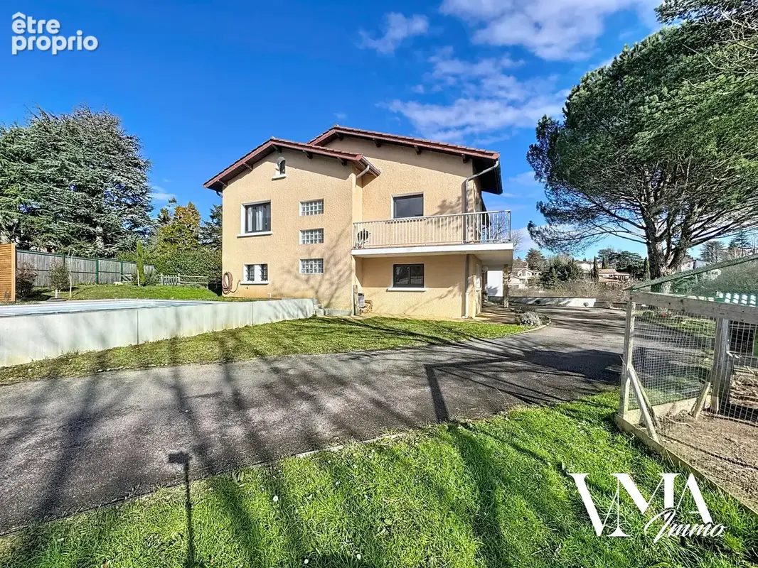 Maison de 197m2 sur une parcelle de terrain de 1156m2 avec piscine / Dardilly - photo 20