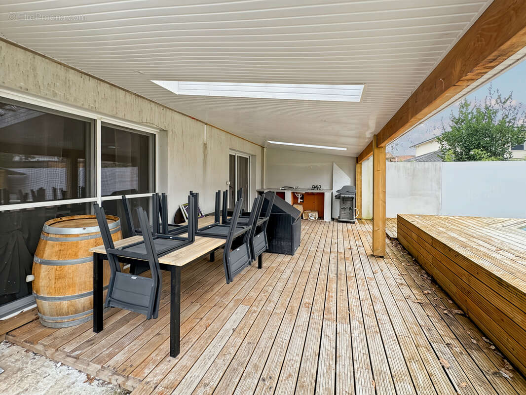 Maison à PAREMPUYRE