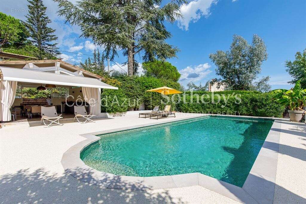 Villa d’exception avec vue mer, entièrement rénovée à La Roquette-sur-Siagne - photo 4