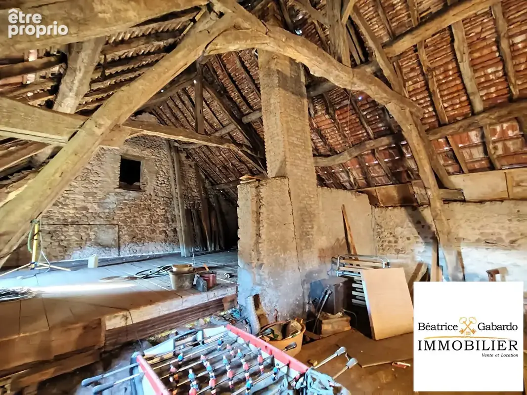 Maison en pierre avec dépendances et fort potentiel - photo 8