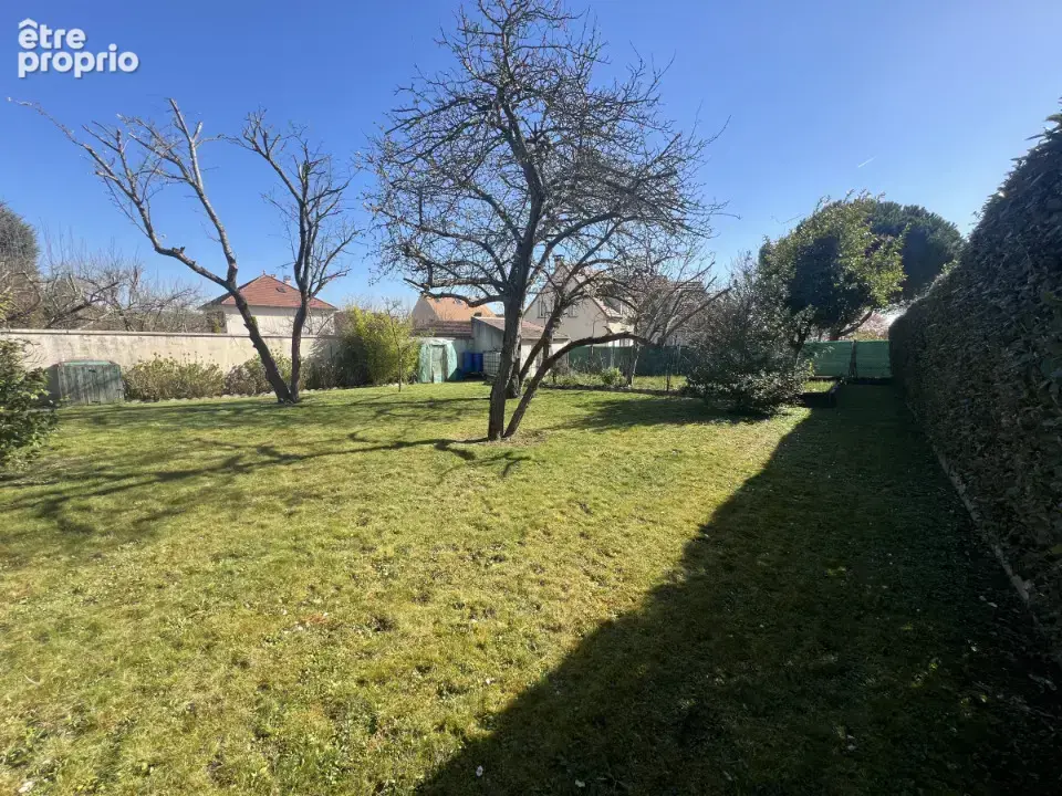 Terrain à BOISSISE-LE-ROI