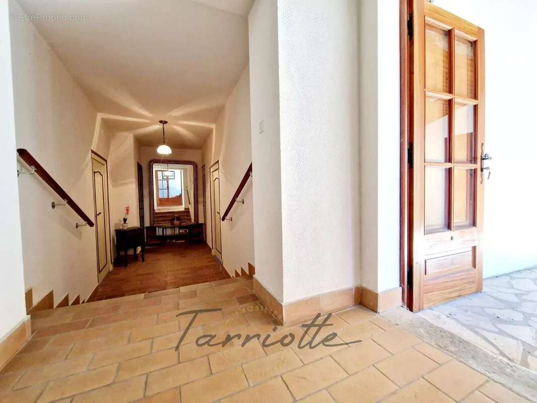 Appartement à ROCHEMAURE