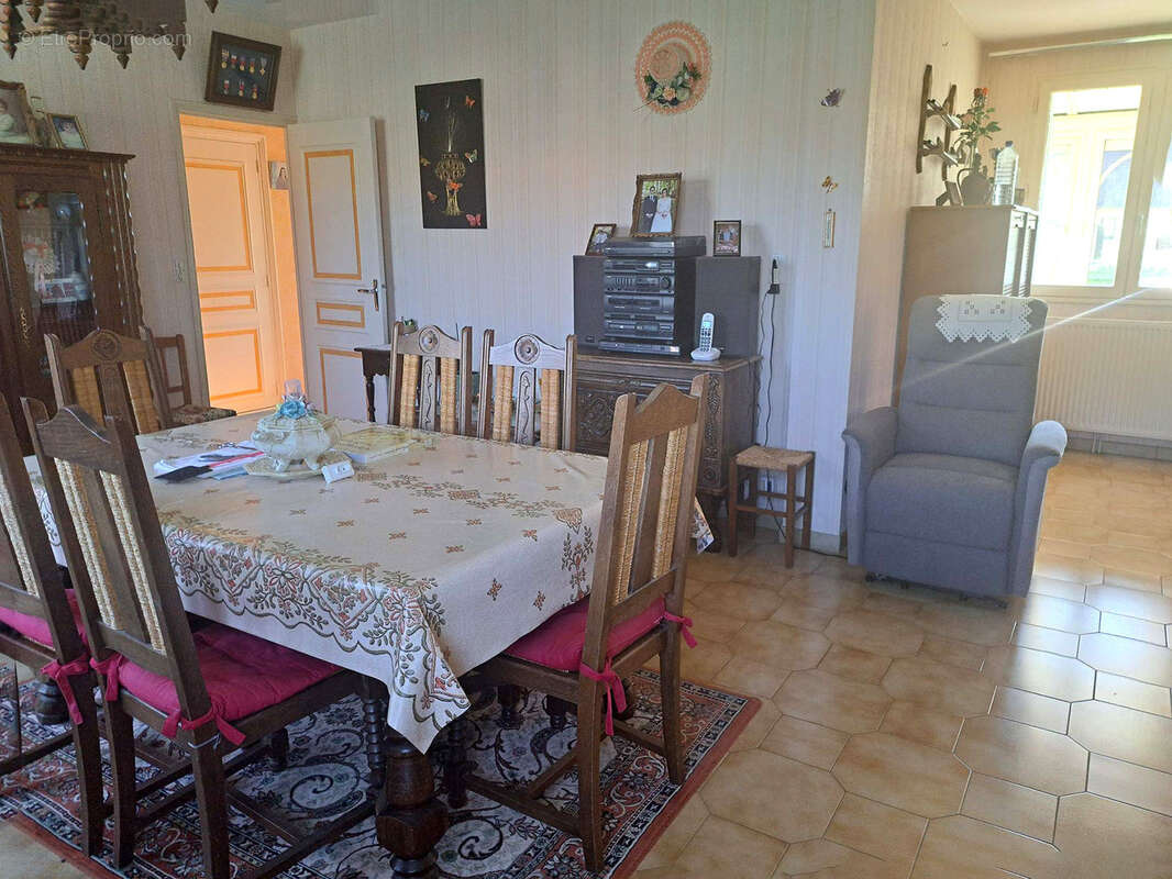 Maison à BESSE-SUR-BRAYE