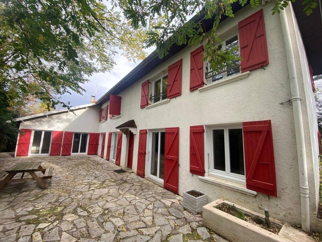 Photo 1 - Maison à ESTRABLIN