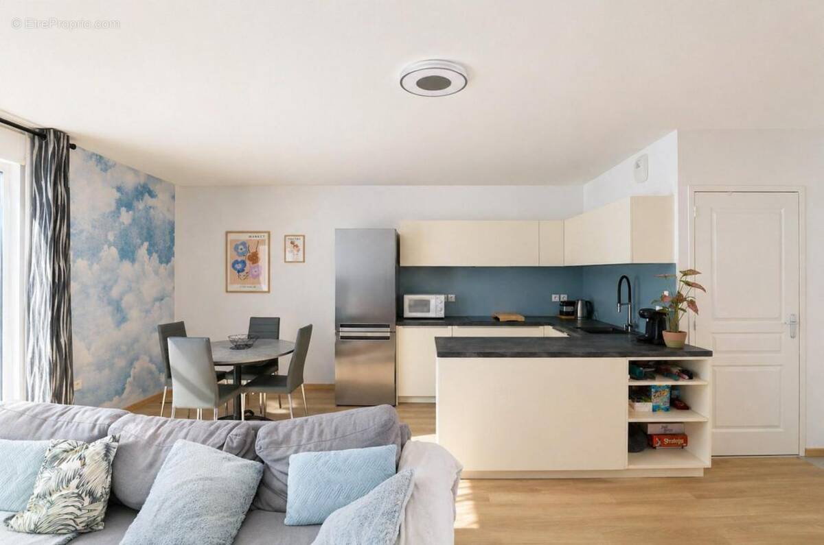Appartement à COULAINES