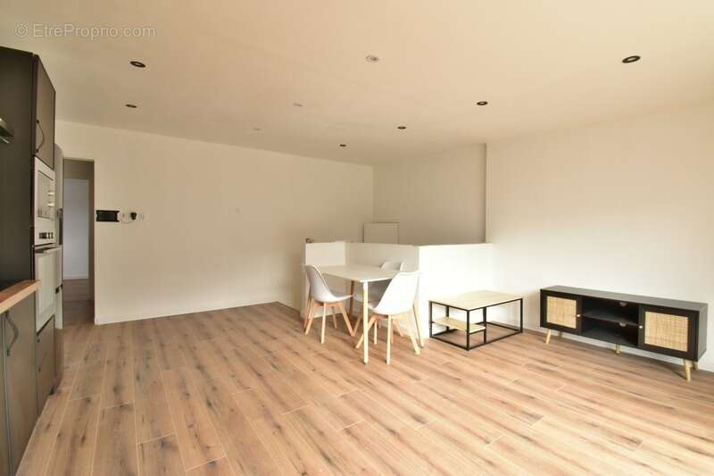 Appartement à VOLONNE