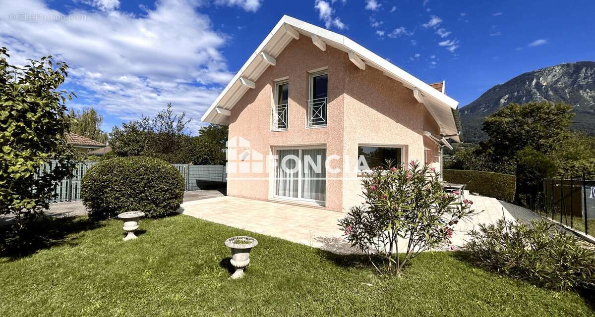 Maison à MOUXY