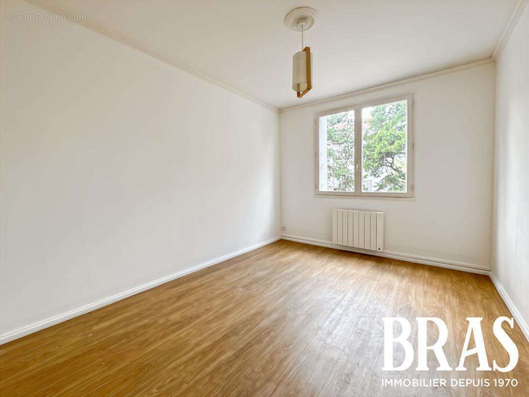 Reze blordiere - t4 + cave + garage - photo 9