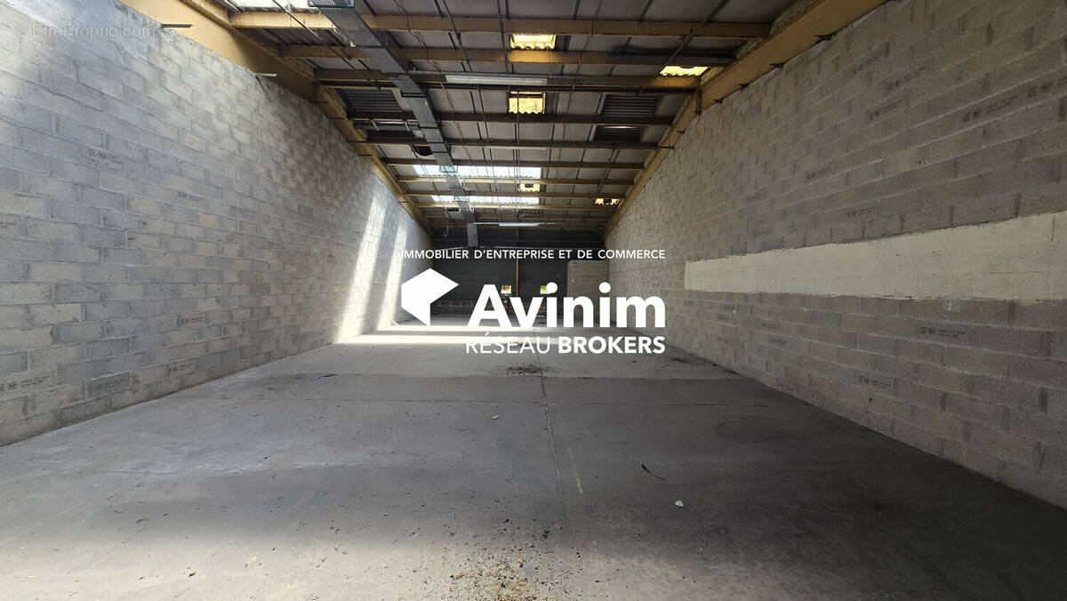 Commerce à NEUILLY-EN-THELLE