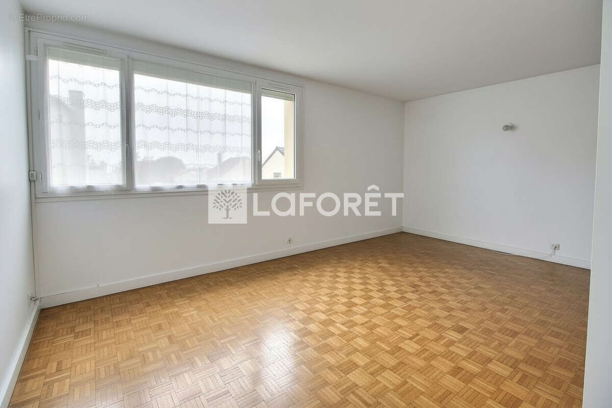 Appartement à SURESNES