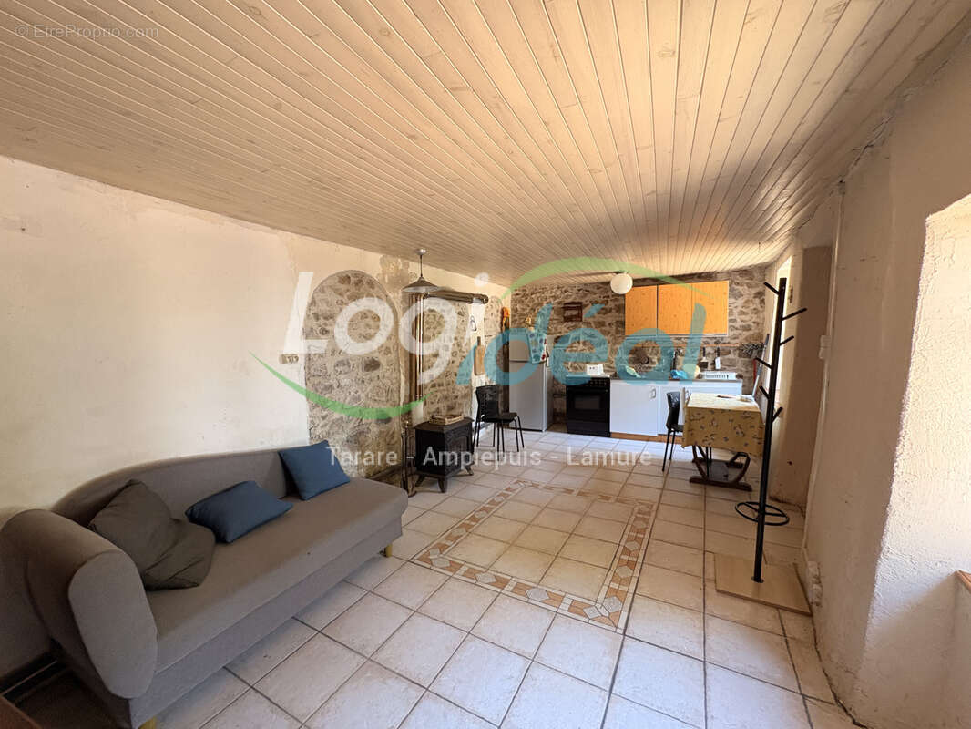 Maison de campagne à fort potentiel - Saint-Cyr-de-Valorges - photo 5