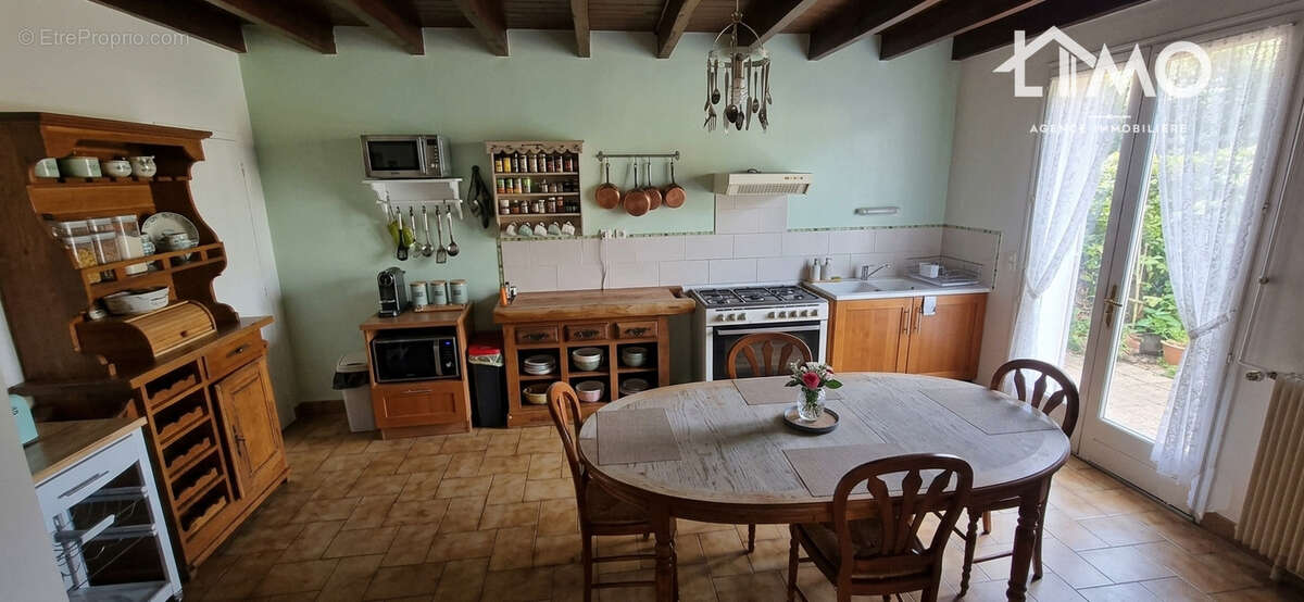 Maison 134 m² à Saint-Christophe  - photo 5