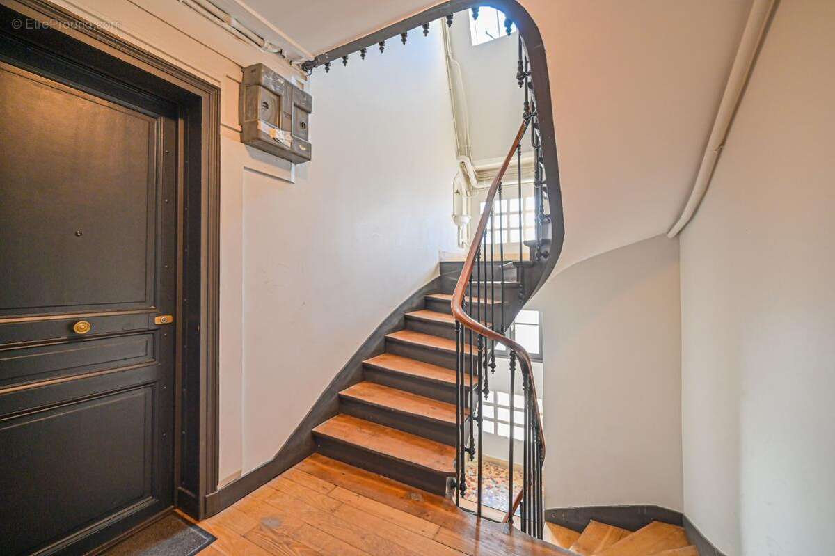Appartement à PARIS-18E