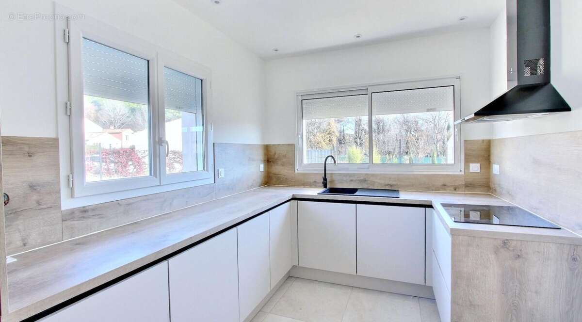 Maison à SAINT-ANTONIN-DU-VAR