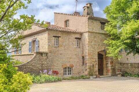 Maison à MOUGINS