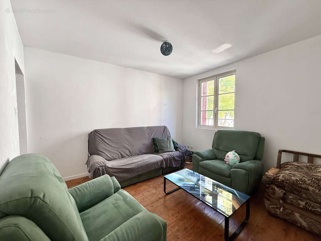 Appartement à MOURS-SAINT-EUSEBE