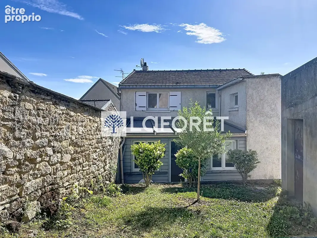 Au coeur du village de Chavenay, charmante maison ancienne de 97 m² - photo 2