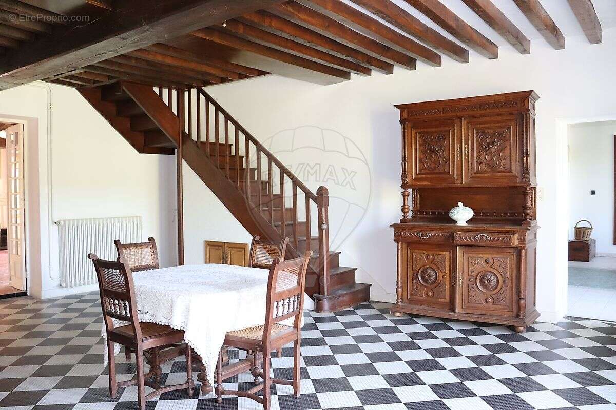 Maison à CORVOL-D'EMBERNARD