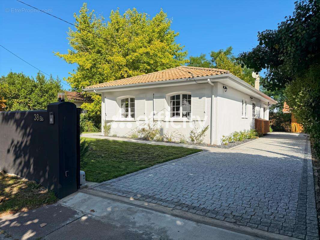 Maison à VILLENAVE-D'ORNON