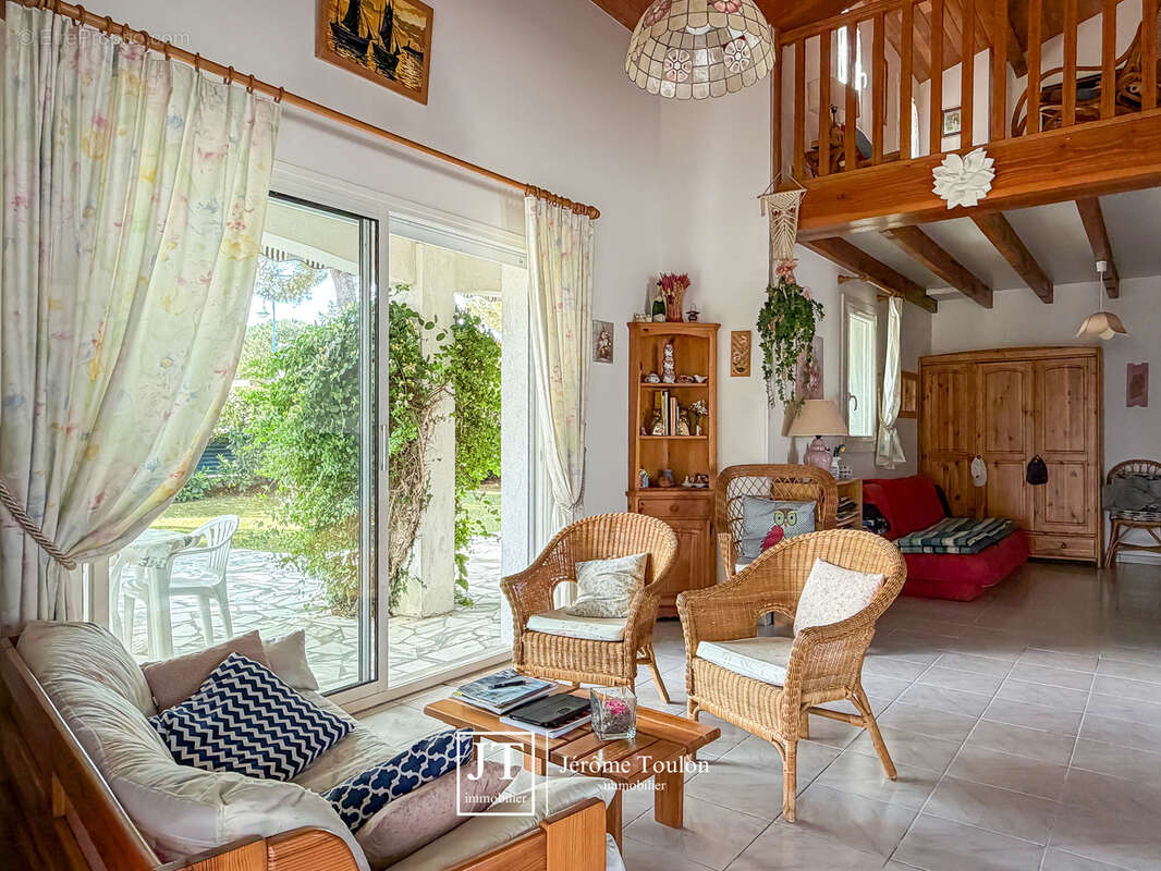 Maison à LES MATHES