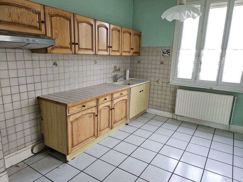 Maison à MONTROND-LES-BAINS