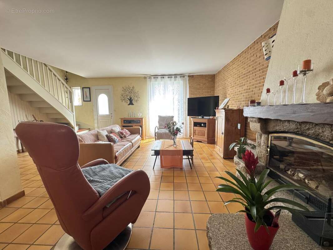 Maison à LA CHAPELLE-LAUNAY