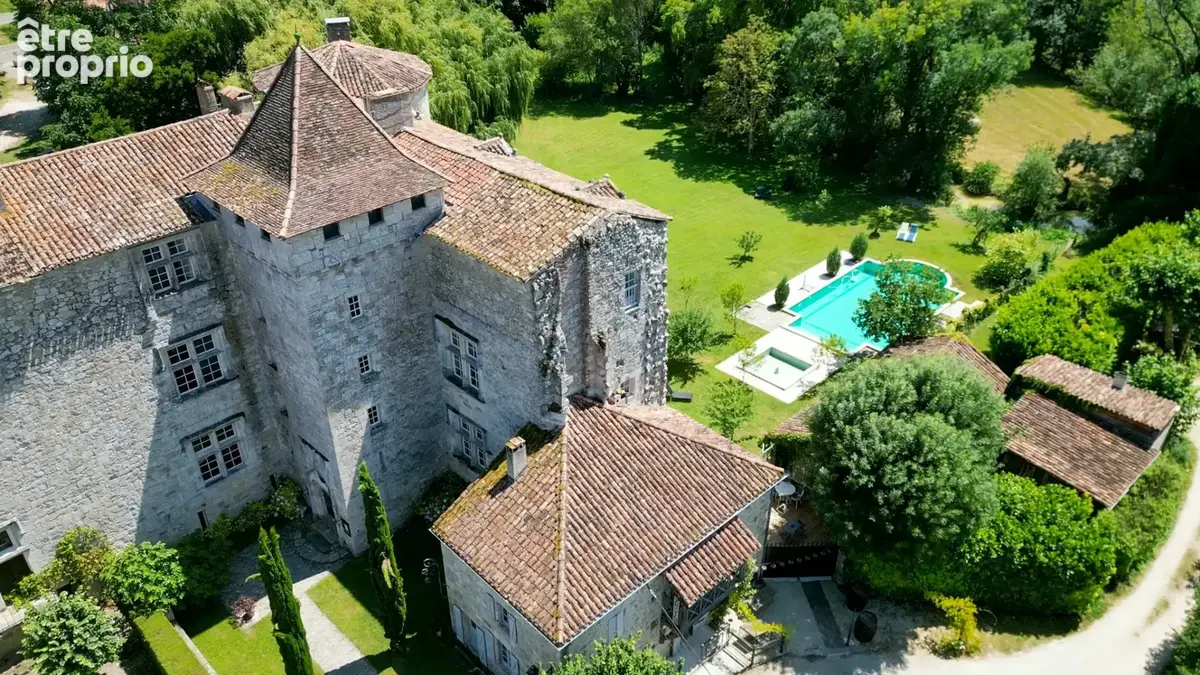 Château de la Renaissance, magnifiquement restauré, dans l'un des plus beaux villages de France - photo 31