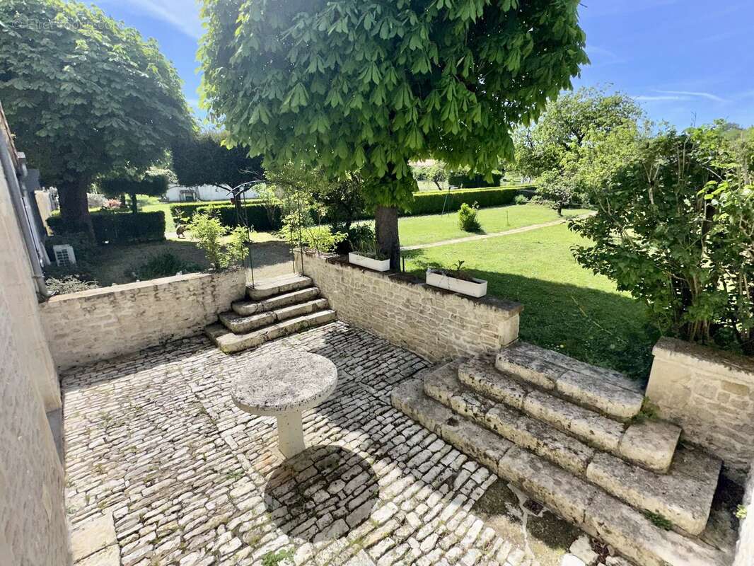 Maison à RUFFEC