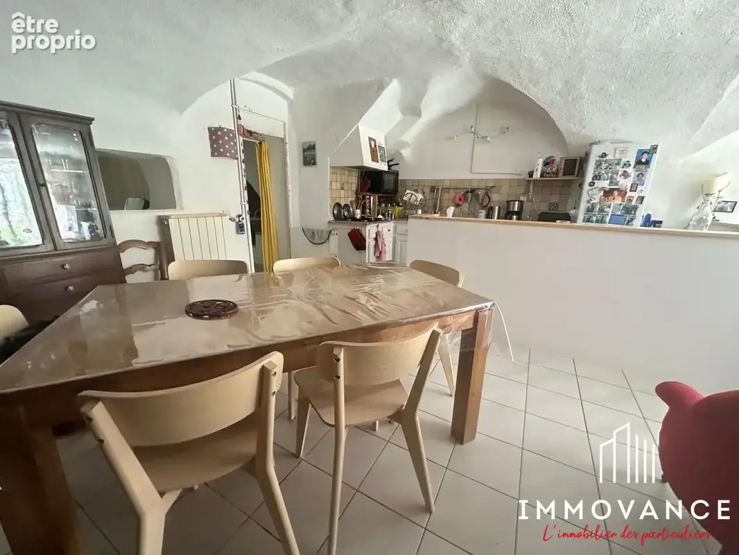 Maison 93 m² à Claret  - photo 8