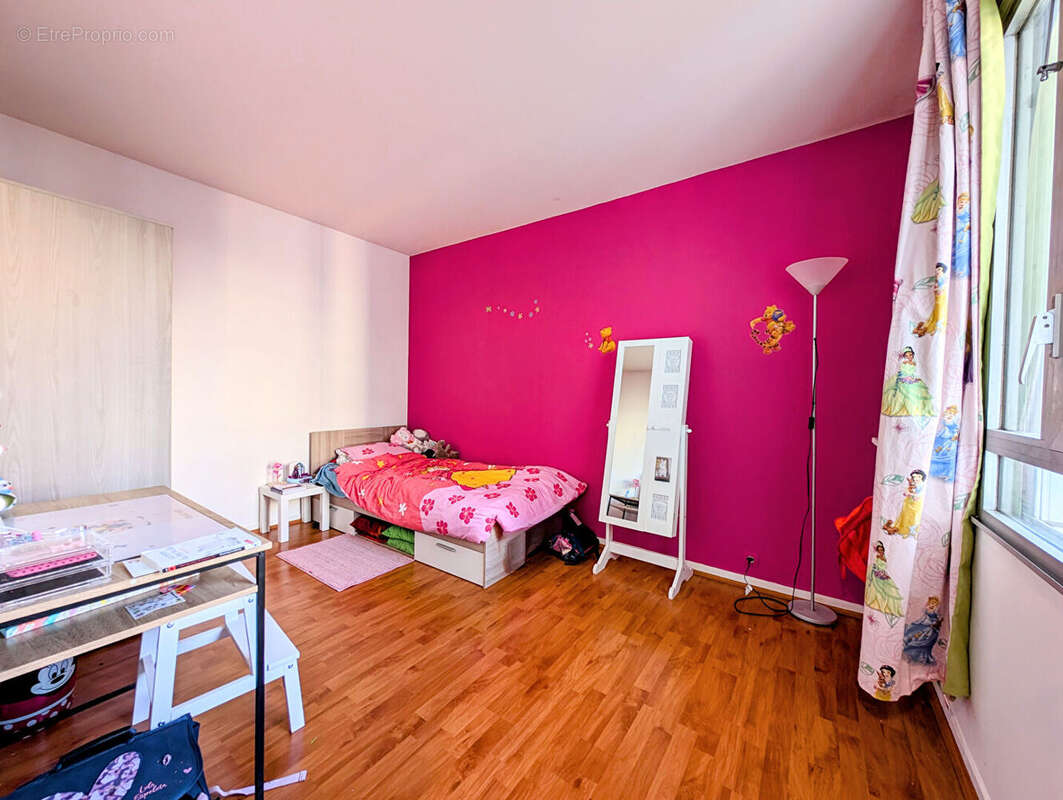 Appartement à SARTROUVILLE