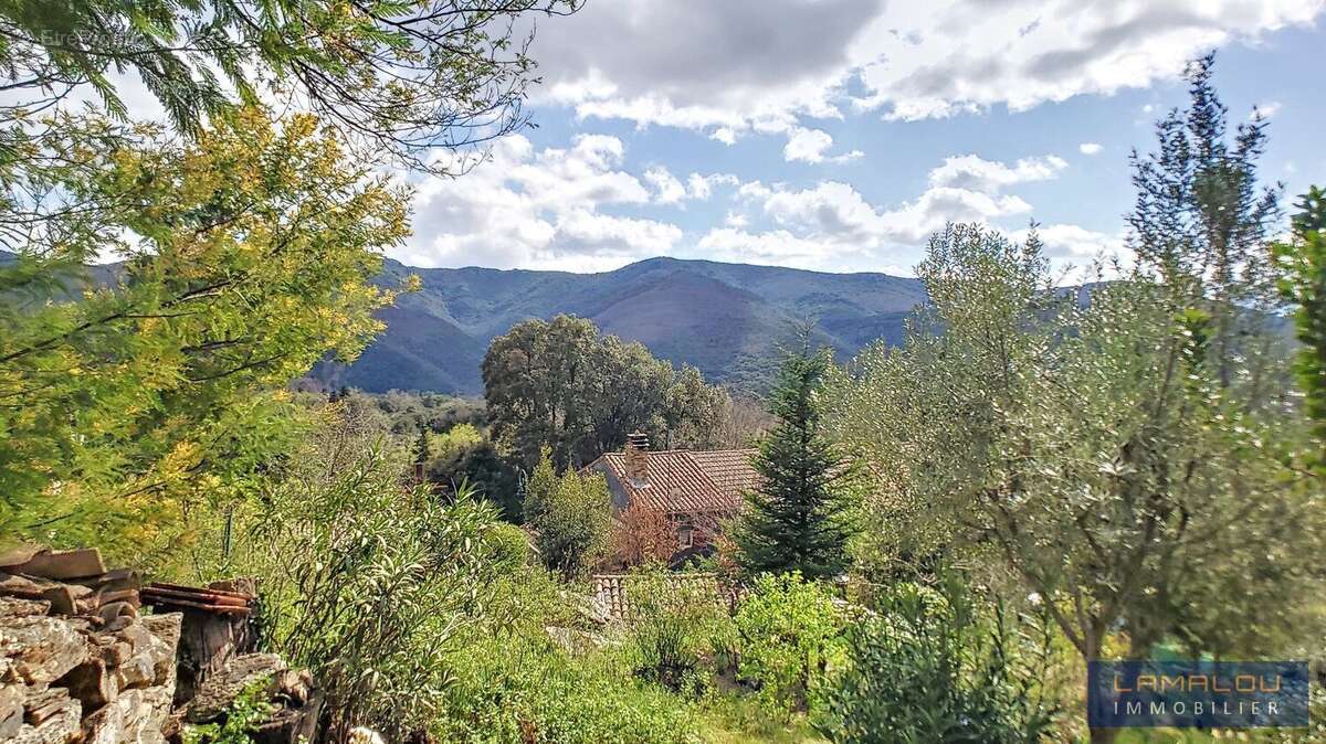 Maison à COLOMBIERES-SUR-ORB