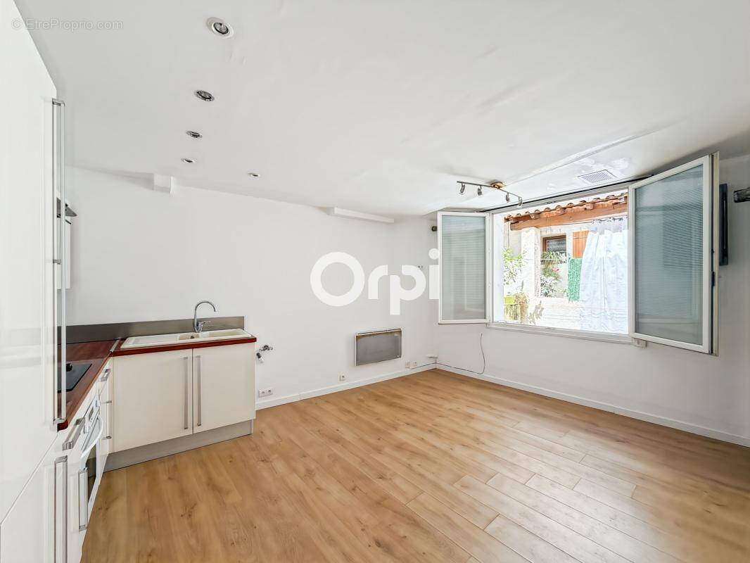 Appartement à CUGES-LES-PINS