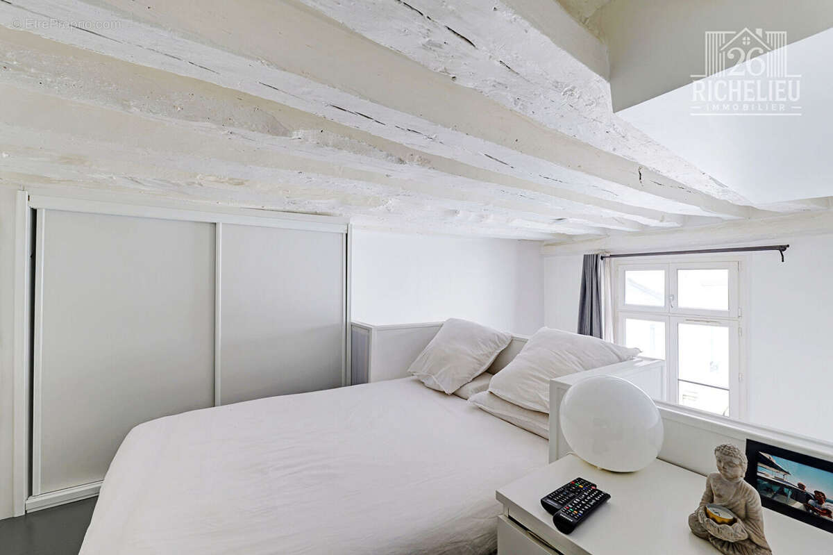 Appartement à PARIS-1E