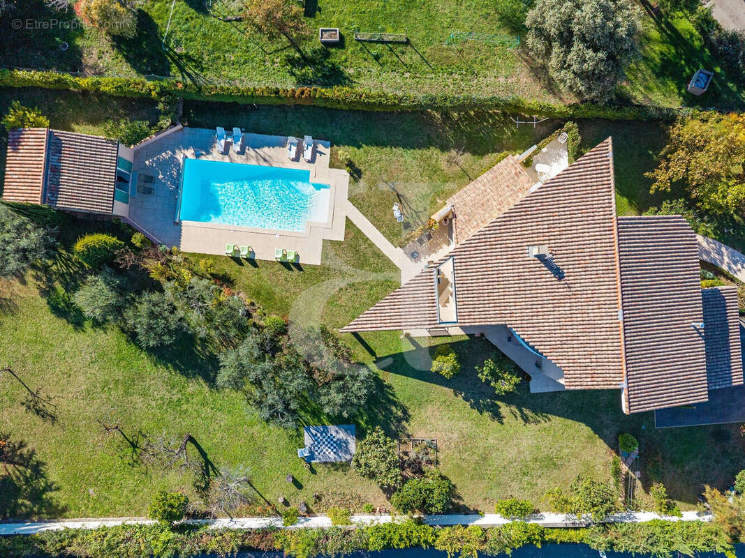 Maison à L&#039;ISLE-SUR-LA-SORGUE