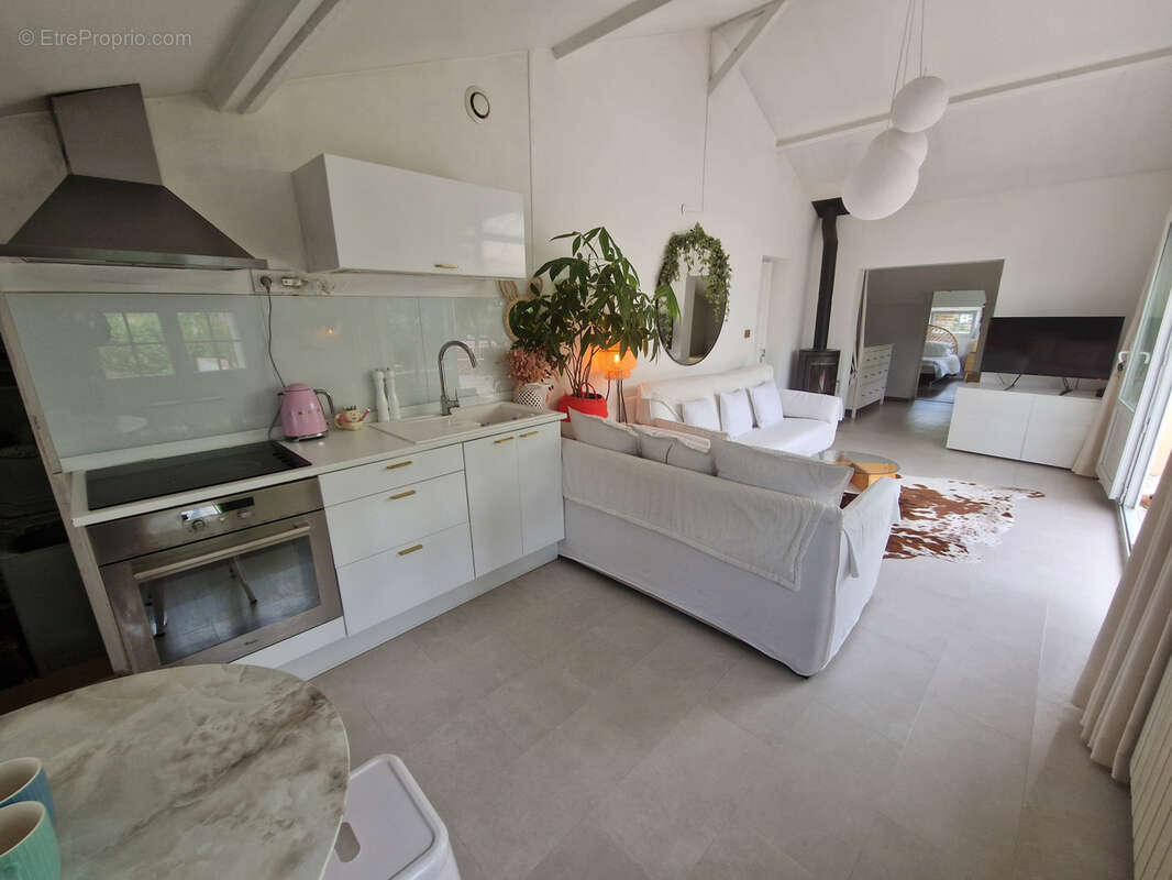 Maison à SAINTE-GEMME-MORONVAL