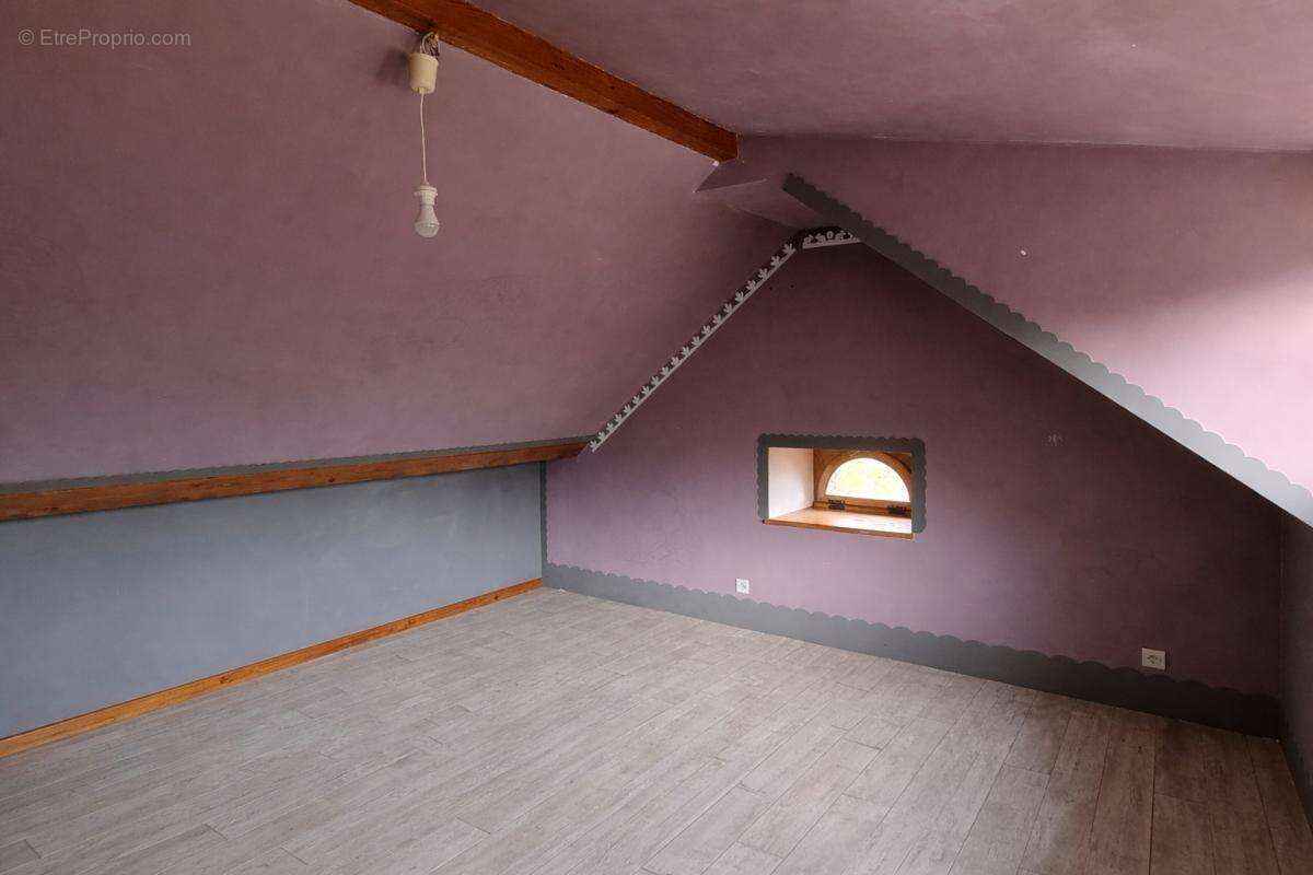 Maison à AUXELLES-HAUT